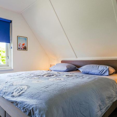 4 Bedroom Cozy Home In Zonnemaire Exterior foto